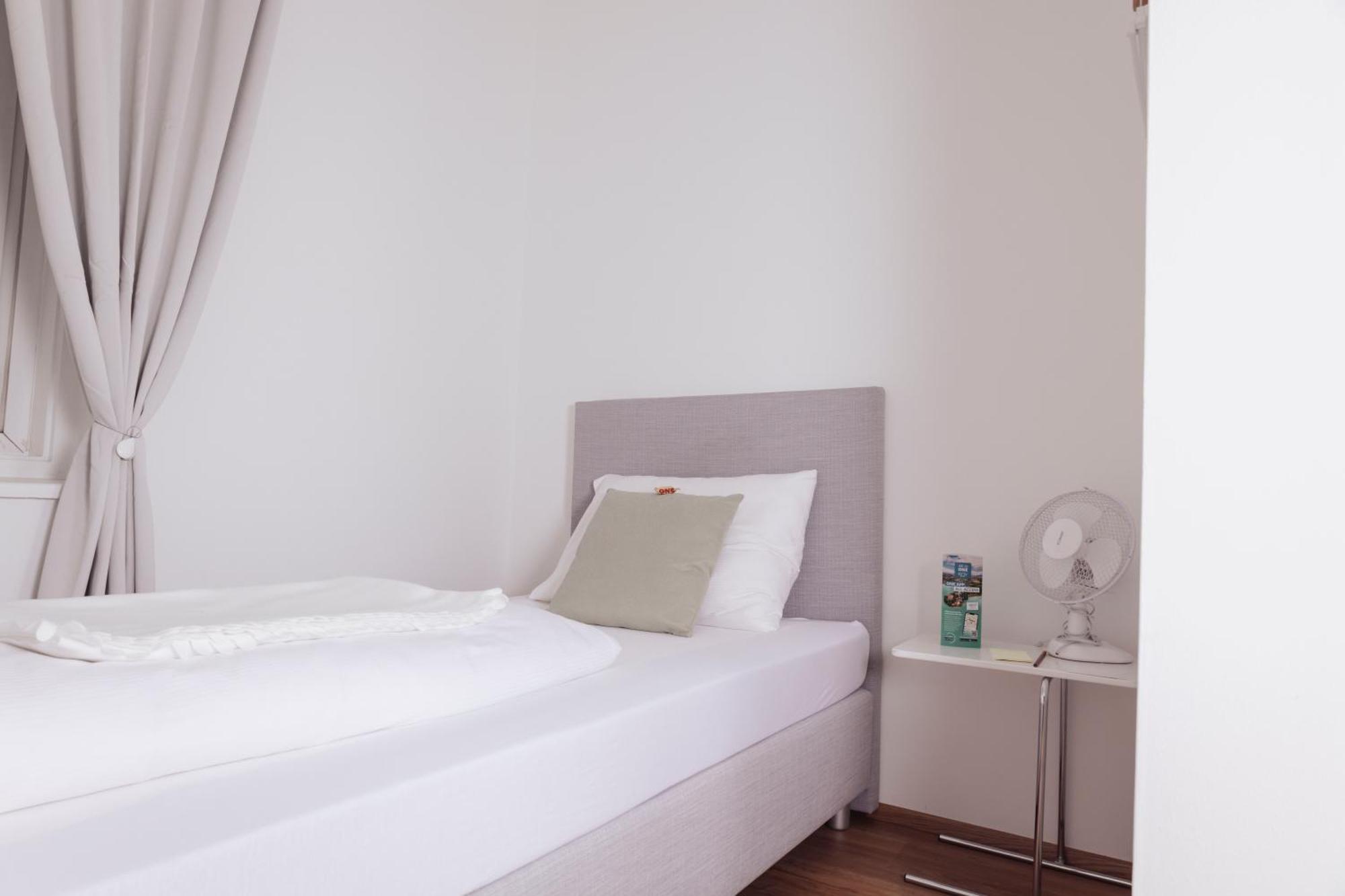 Cityhotel Am Domplatz Self-Checkin Κλάγκενφουρτ Εξωτερικό φωτογραφία